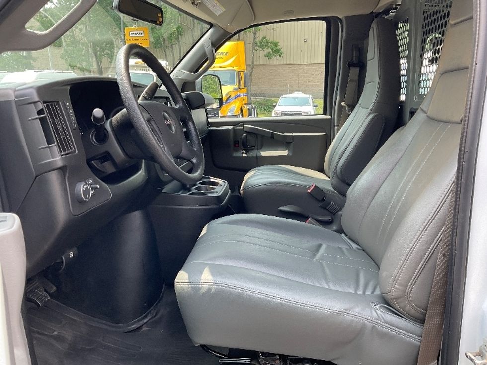 Cargo Van (Panel Van)-Light and Medium Duty Trucks-GMC-2020-Savana G33405-Hazleton-PA-59,788\n\t\tmiles-$ 27,500 - Image 16