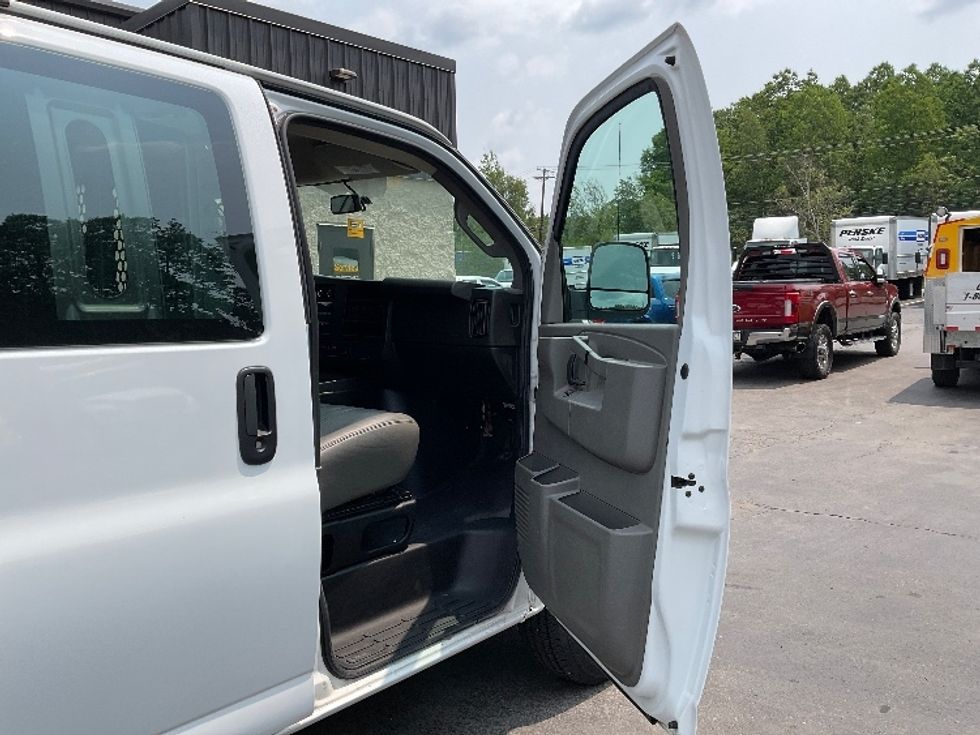Cargo Van (Panel Van)-Light and Medium Duty Trucks-GMC-2020-Savana G33405-Hazleton-PA-59,788\n\t\tmiles-$ 27,500 - Image 17