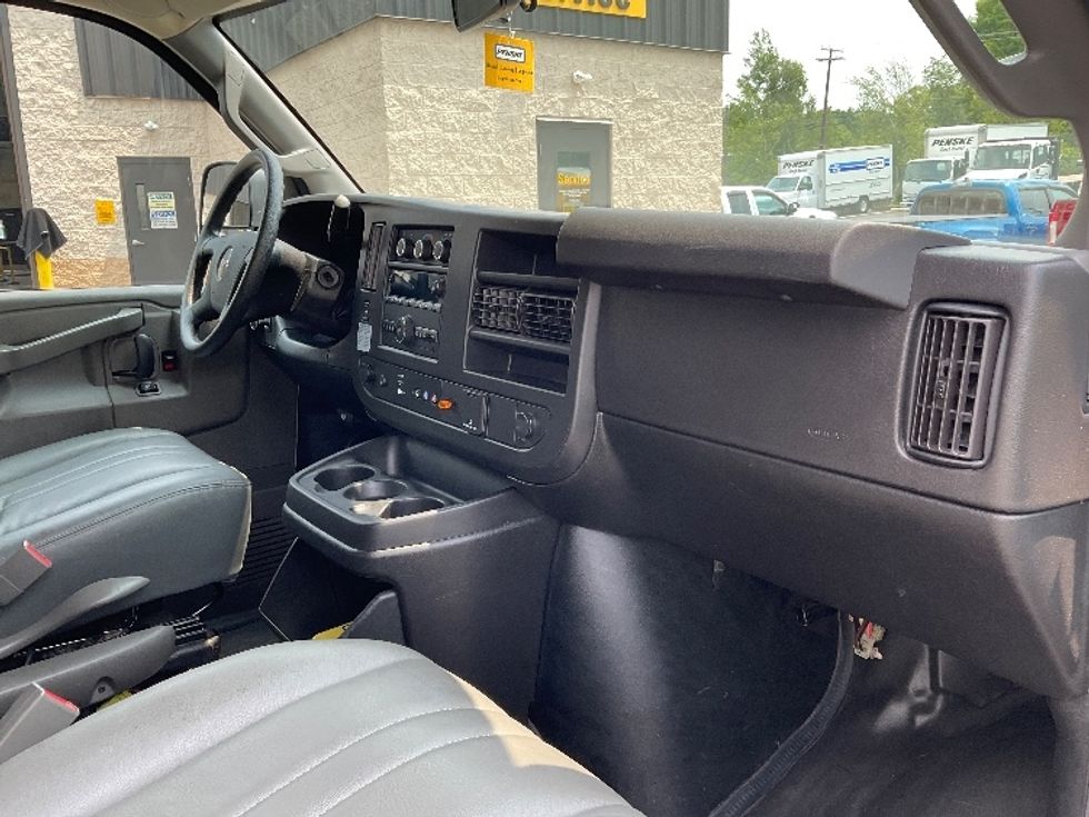 Cargo Van (Panel Van)-Light and Medium Duty Trucks-GMC-2020-Savana G33405-Hazleton-PA-59,788\n\t\tmiles-$ 27,500 - Image 18