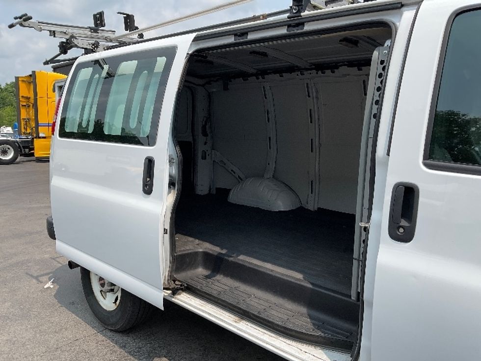Cargo Van (Panel Van)-Light and Medium Duty Trucks-GMC-2020-Savana G33405-Hazleton-PA-59,788\n\t\tmiles-$ 27,500 - Image 22