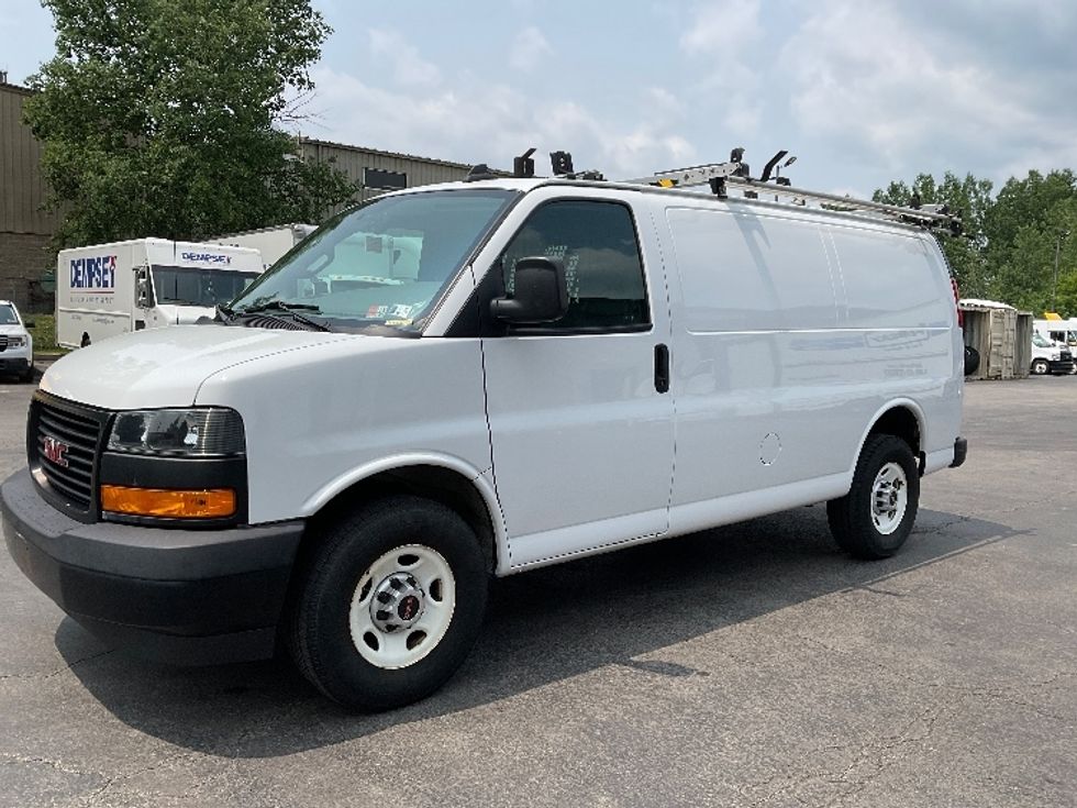 Cargo Van (Panel Van)-Light and Medium Duty Trucks-GMC-2020-Savana G33405-Hazleton-PA-59,788\n\t\tmiles-$ 27,500 - Image 3