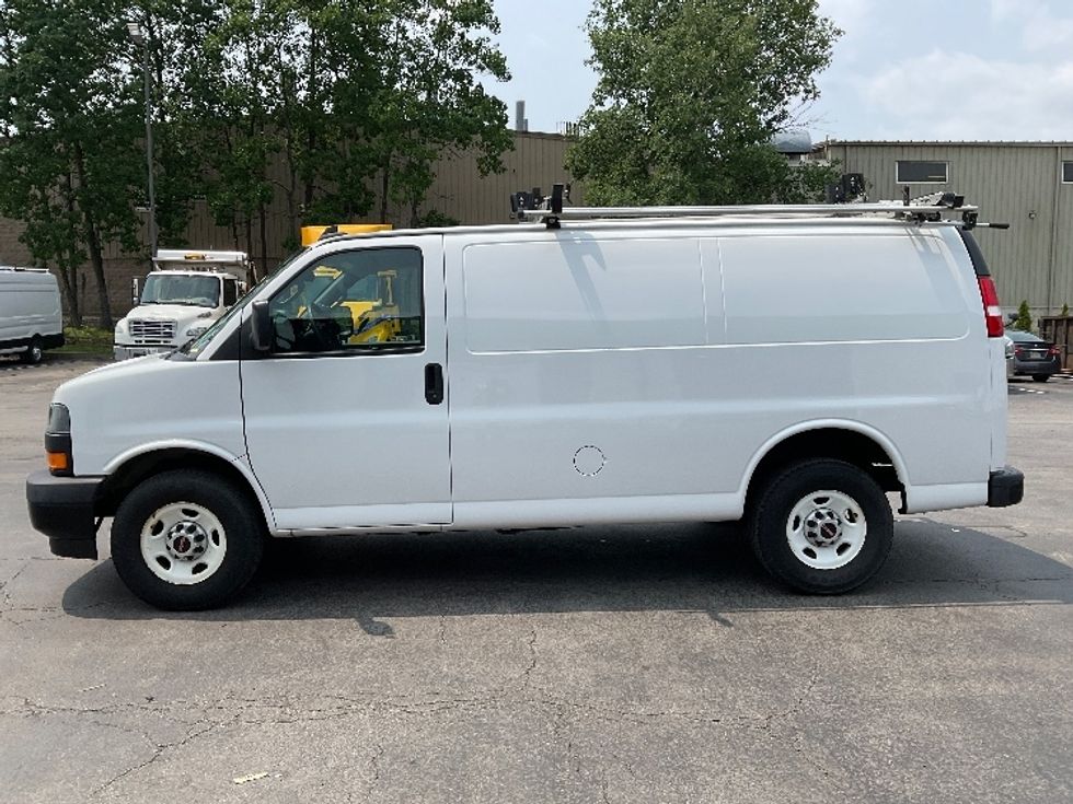 Cargo Van (Panel Van)-Light and Medium Duty Trucks-GMC-2020-Savana G33405-Hazleton-PA-59,788\n\t\tmiles-$ 27,500 - Image 4