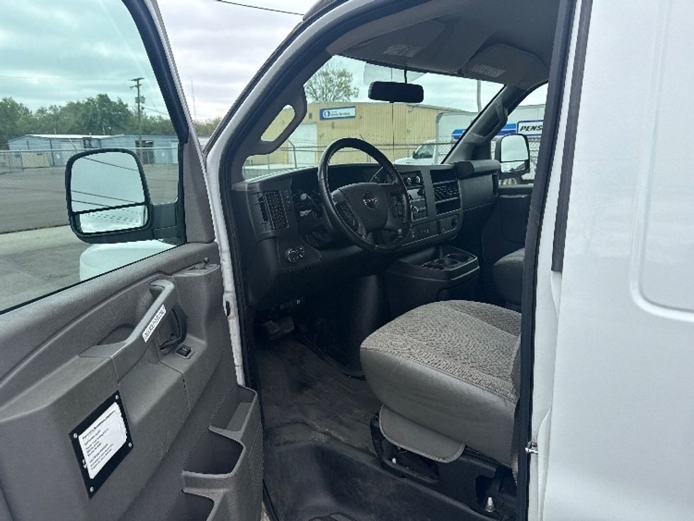 Cargo Van (Panel Van)-Light and Medium Duty Trucks-GMC-2021-Savana G33705-Fort Wayne-IN-102,188\n\t\tmiles-$ 30,500 - Image 16