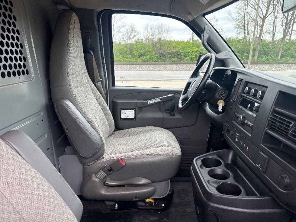 Cargo Van (Panel Van)-Light and Medium Duty Trucks-GMC-2021-Savana G33705-Fort Wayne-IN-102,188\n\t\tmiles-$ 30,500 - Image 22