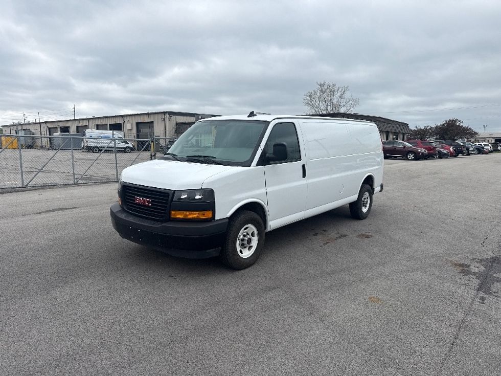 Cargo Van (Panel Van)-Light and Medium Duty Trucks-GMC-2021-Savana G33705-Fort Wayne-IN-102,188\n\t\tmiles-$ 30,500 - Image 3