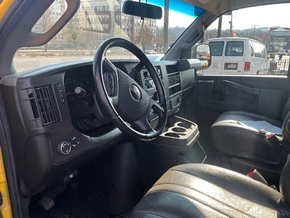 Cargo Van (Panel Van)-Light and Medium Duty Trucks-GMC-2022-Savana G23405-Alexandria-VA-65,494\n\t\tmiles-$ 27,500 - Image 14