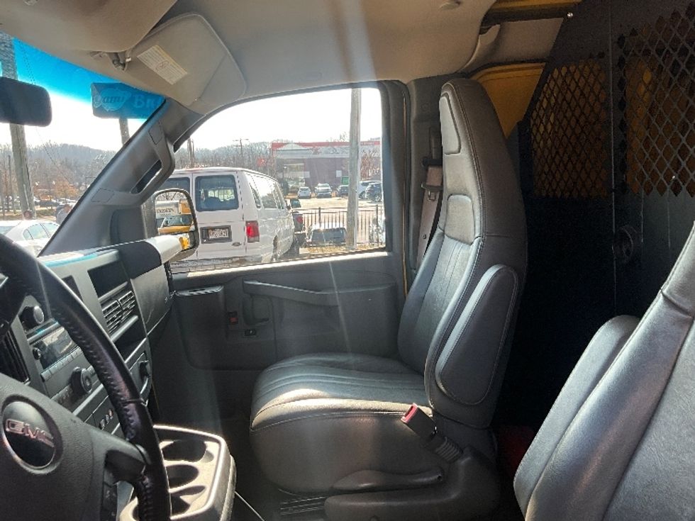 Cargo Van (Panel Van)-Light and Medium Duty Trucks-GMC-2022-Savana G23405-Alexandria-VA-65,494\n\t\tmiles-$ 27,500 - Image 16