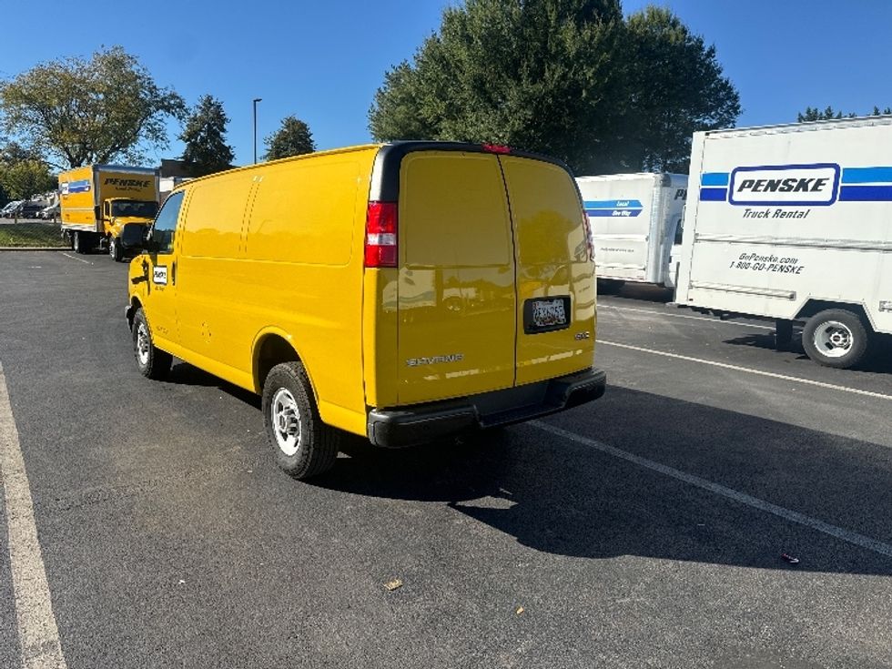 Cargo Van (Panel Van)-Light and Medium Duty Trucks-GMC-2022-Savana G23405-Capitol Heights-MD-116,791\n\t\tmiles-$ 20,500 - Image 6