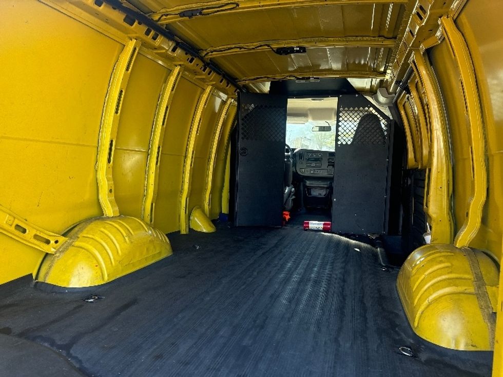 Cargo Van (Panel Van)-Light and Medium Duty Trucks-GMC-2022-Savana G23405-Capitol Heights-MD-116,791\n\t\tmiles-$ 20,500 - Image 10