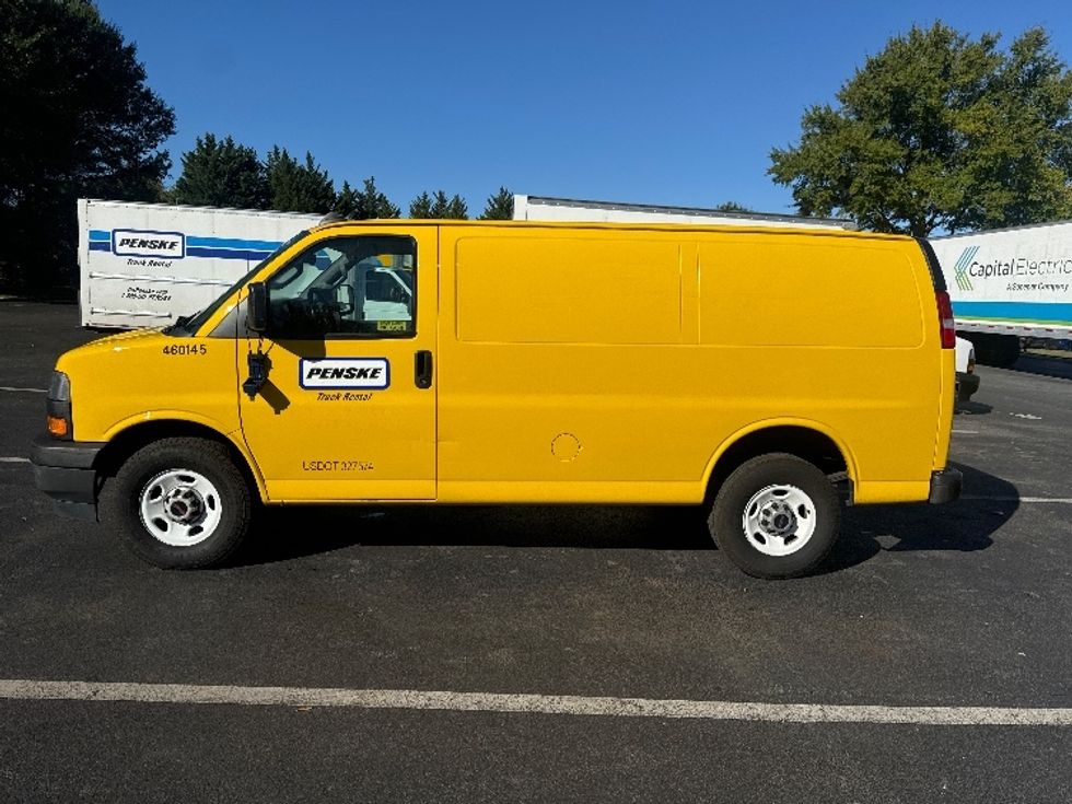 Cargo Van (Panel Van)-Light and Medium Duty Trucks-GMC-2022-Savana G23405-Capitol Heights-MD-116,791\n\t\tmiles-$ 20,500 - Image 4