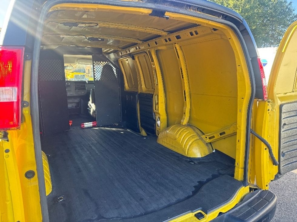 Cargo Van (Panel Van)-Light and Medium Duty Trucks-GMC-2022-Savana G23405-Capitol Heights-MD-116,791\n\t\tmiles-$ 20,500 - Image 11