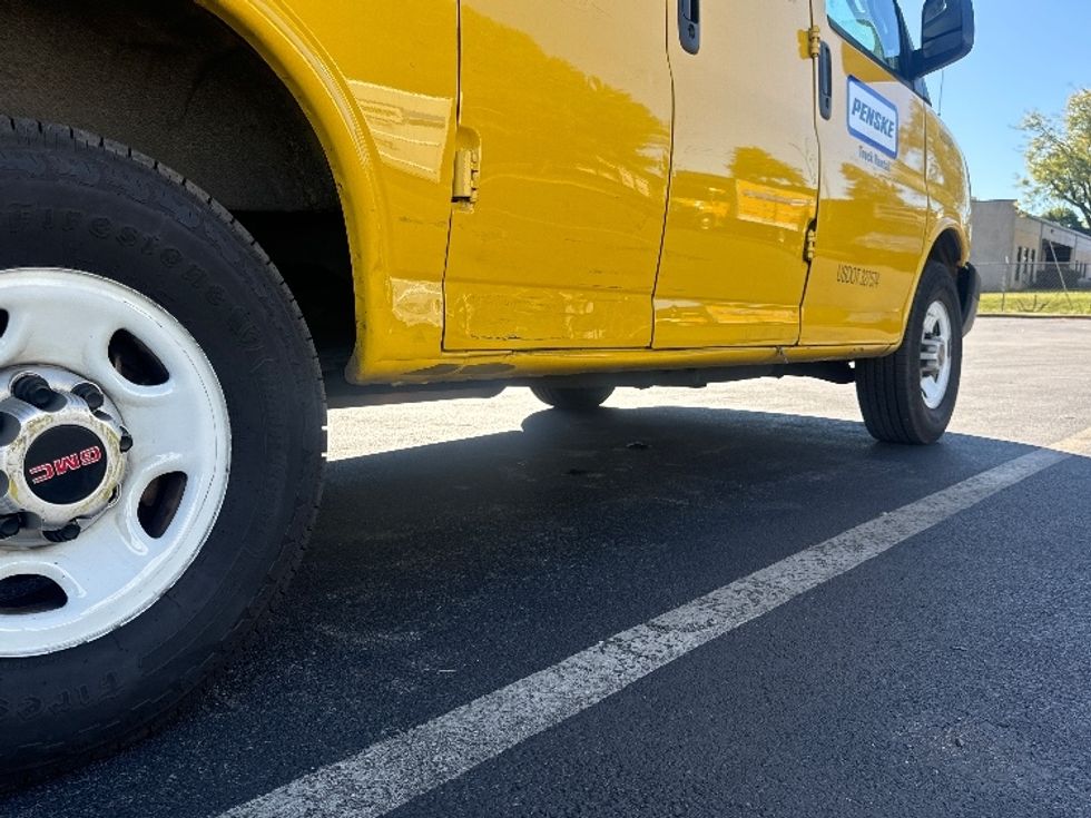 Cargo Van (Panel Van)-Light and Medium Duty Trucks-GMC-2022-Savana G23405-Capitol Heights-MD-116,791\n\t\tmiles-$ 20,500 - Image 13