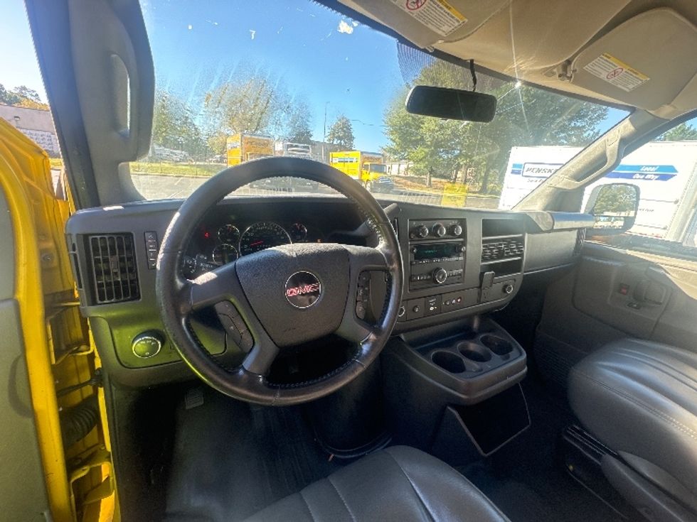 Cargo Van (Panel Van)-Light and Medium Duty Trucks-GMC-2022-Savana G23405-Capitol Heights-MD-116,791\n\t\tmiles-$ 20,500 - Image 16