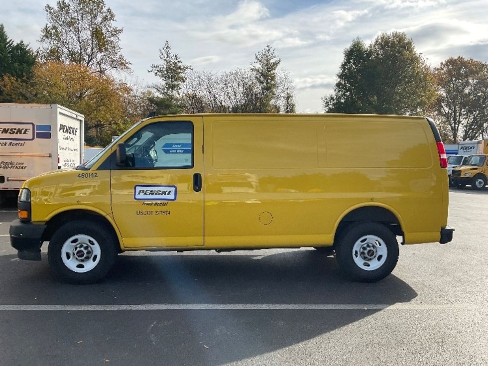 Cargo Van (Panel Van)-Light and Medium Duty Trucks-GMC-2022-Savana G23405-Capitol Heights-MD-117,360\n\t\tmiles-$ 20,500 - Image 4