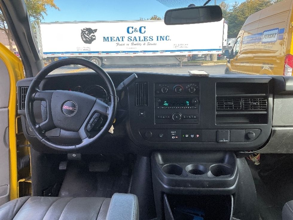 Cargo Van (Panel Van)-Light and Medium Duty Trucks-GMC-2022-Savana G23405-Capitol Heights-MD-117,360\n\t\tmiles-$ 20,500 - Image 18