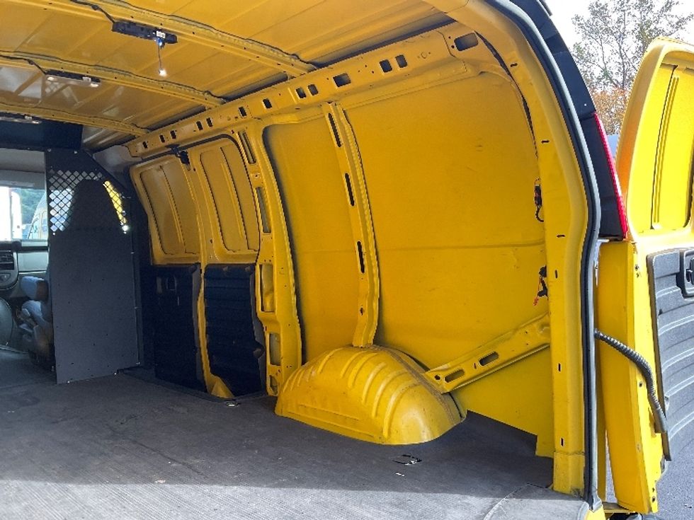 Cargo Van (Panel Van)-Light and Medium Duty Trucks-GMC-2022-Savana G23405-Capitol Heights-MD-117,360\n\t\tmiles-$ 20,500 - Image 12