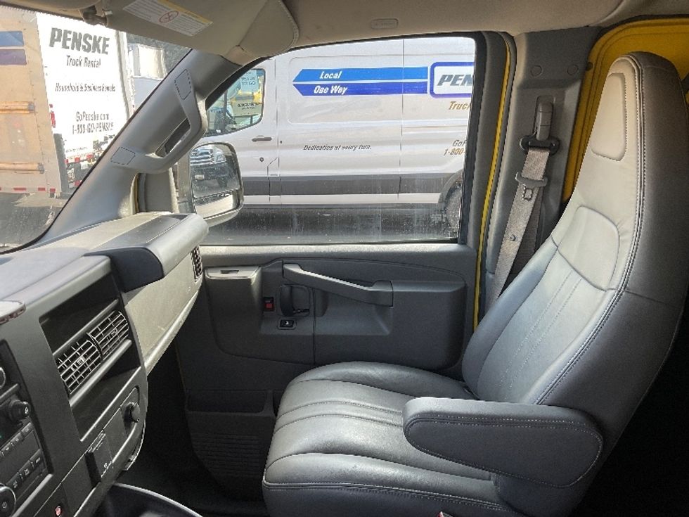 Cargo Van (Panel Van)-Light and Medium Duty Trucks-GMC-2022-Savana G23405-Capitol Heights-MD-117,360\n\t\tmiles-$ 20,500 - Image 19
