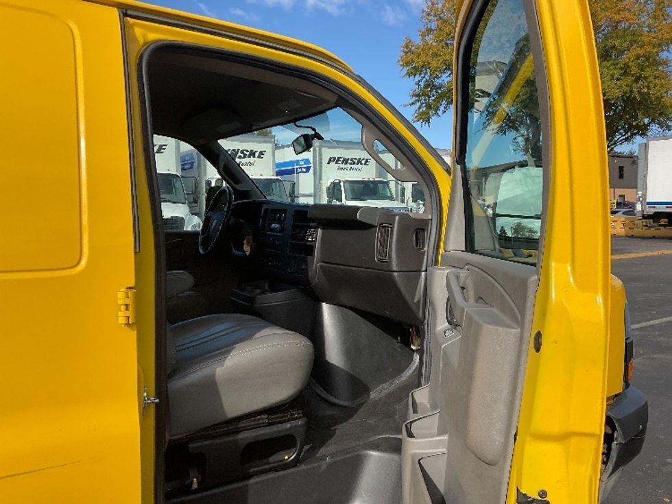 Cargo Van (Panel Van)-Light and Medium Duty Trucks-GMC-2022-Savana G23405-Capitol Heights-MD-117,360\n\t\tmiles-$ 20,500 - Image 20