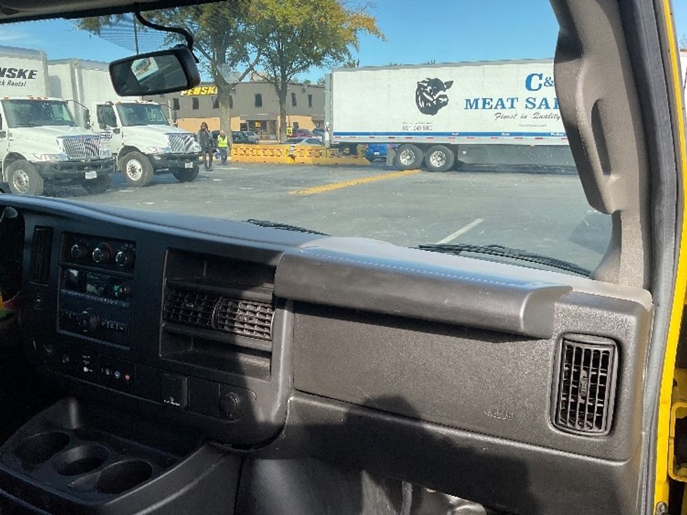 Cargo Van (Panel Van)-Light and Medium Duty Trucks-GMC-2022-Savana G23405-Capitol Heights-MD-117,360\n\t\tmiles-$ 20,500 - Image 21