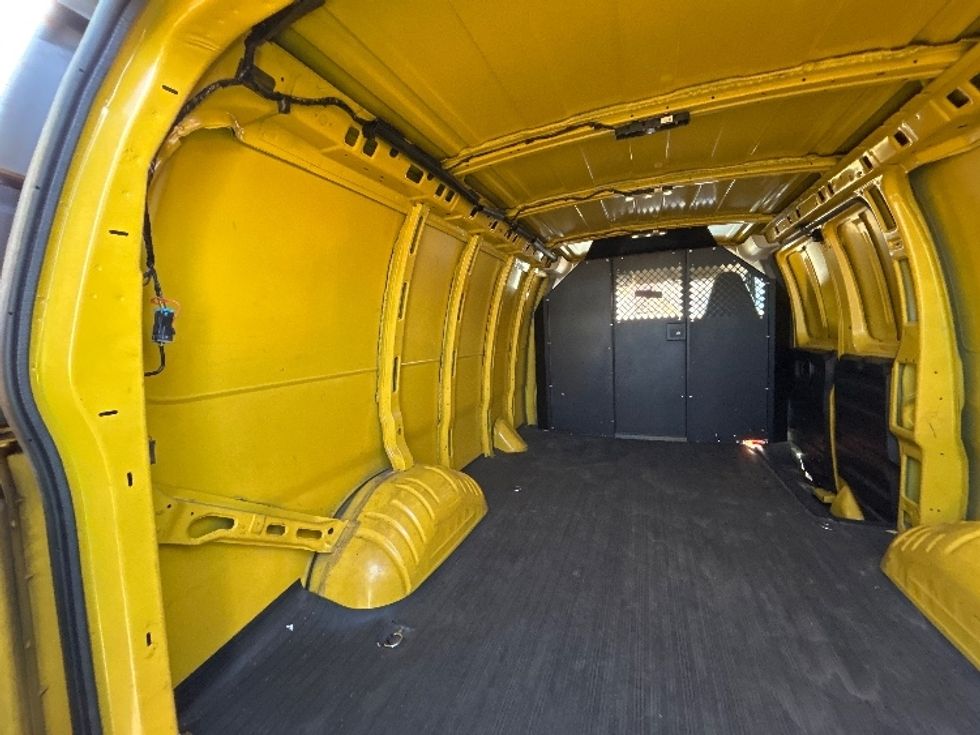 2022 Gmc Savana 2500 Cargo photo 4