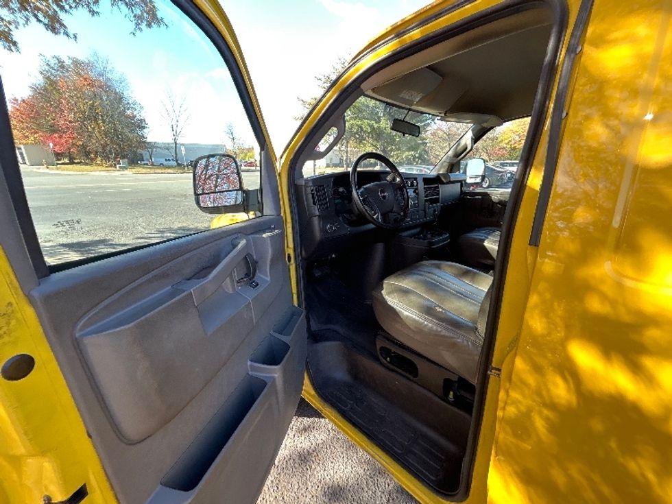 Cargo Van (Panel Van)-Light and Medium Duty Trucks-GMC-2022-Savana G23405-Capitol Heights-MD-136,096\n\t\tmiles-$ 18,750 - Image 13