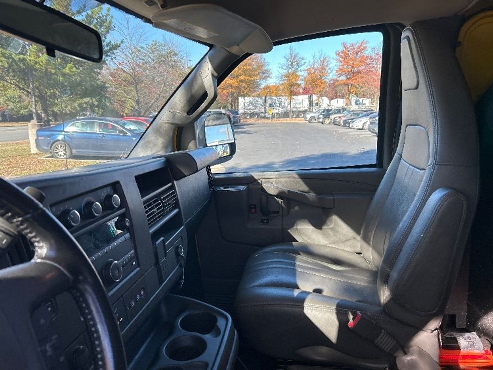 Cargo Van (Panel Van)-Light and Medium Duty Trucks-GMC-2022-Savana G23405-Capitol Heights-MD-136,096\n\t\tmiles-$ 18,750 - Image 16