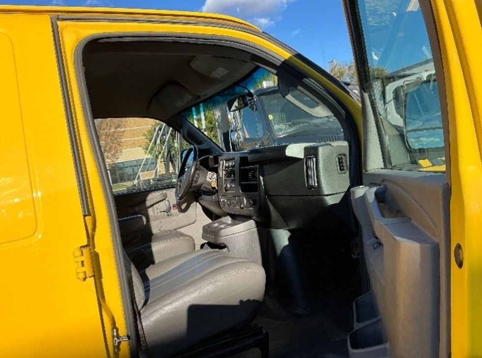 Cargo Van (Panel Van)-Light and Medium Duty Trucks-GMC-2022-Savana G23405-Capitol Heights-MD-37,118\n\t\tmiles-$ 30,250 - Image 17