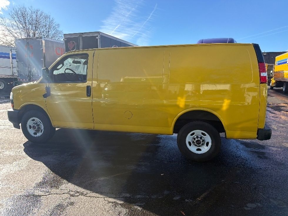 Cargo Van (Panel Van)-Light and Medium Duty Trucks-GMC-2022-Savana G23405-Capitol Heights-MD-49,527\n\t\tmiles-$ 29,000 - Image 14