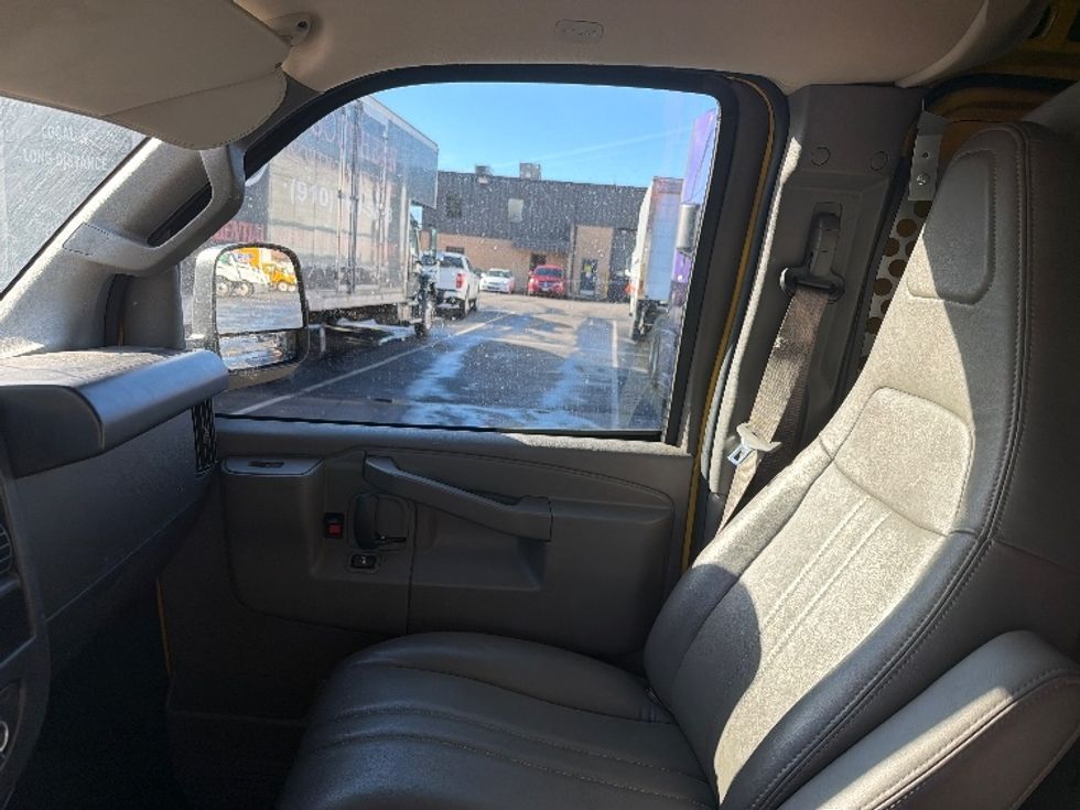 Cargo Van (Panel Van)-Light and Medium Duty Trucks-GMC-2022-Savana G23405-Capitol Heights-MD-49,527\n\t\tmiles-$ 29,000 - Image 18