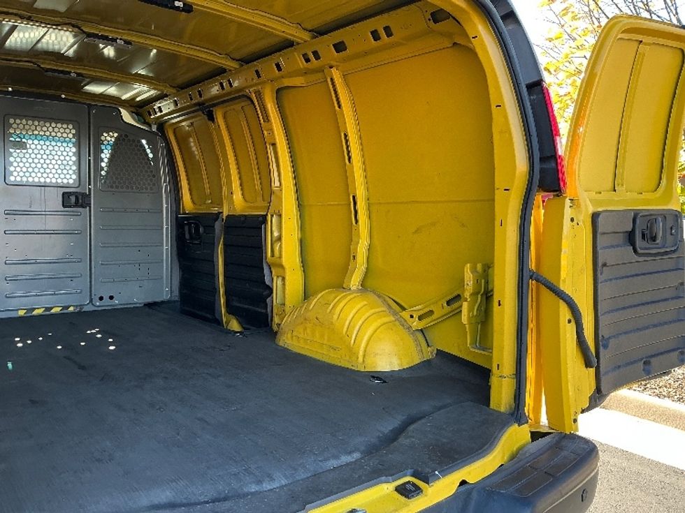 Cargo Van (Panel Van)-Light and Medium Duty Trucks-GMC-2022-Savana G23405-Capitol Heights-MD-58,991\n\t\tmiles-$ 28,250 - Image 9