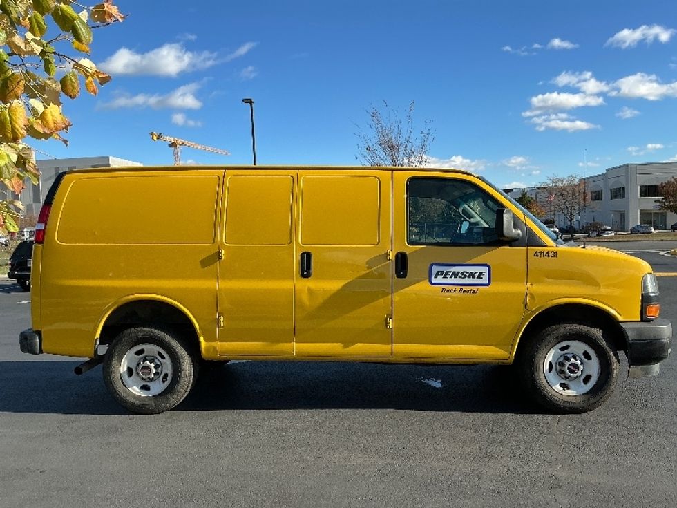 Cargo Van (Panel Van)-Light and Medium Duty Trucks-GMC-2022-Savana G23405-Capitol Heights-MD-58,991\n\t\tmiles-$ 28,250 - Image 11