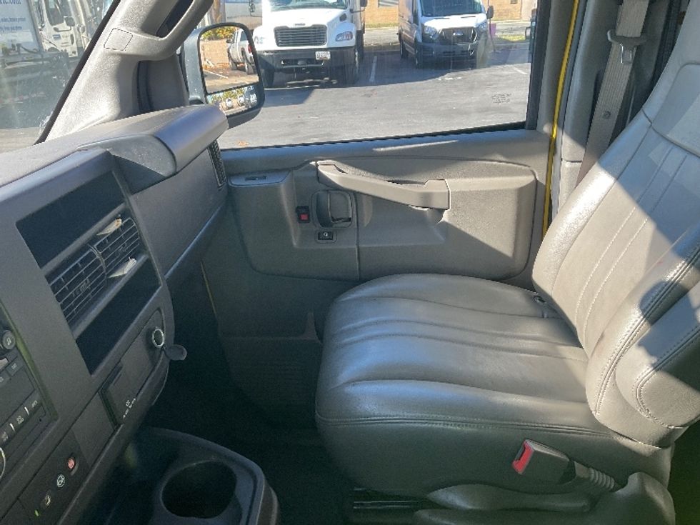 Cargo Van (Panel Van)-Light and Medium Duty Trucks-GMC-2022-Savana G23405-Capitol Heights-MD-76,905\n\t\tmiles-$ 26,500 - Image 15