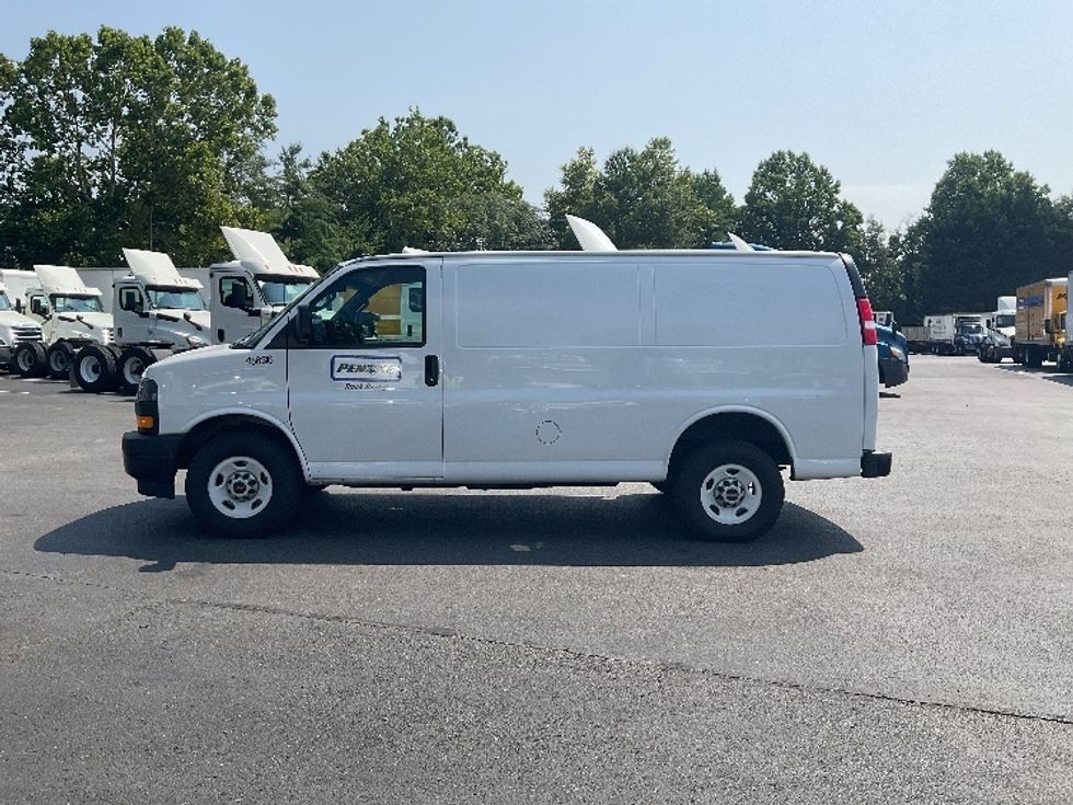 Cargo Van (Panel Van)-Light and Medium Duty Trucks-GMC-2022-Savana G23405-Capitol Heights-MD-82,567\n\t\tmiles-$ 28,750 - Image 4