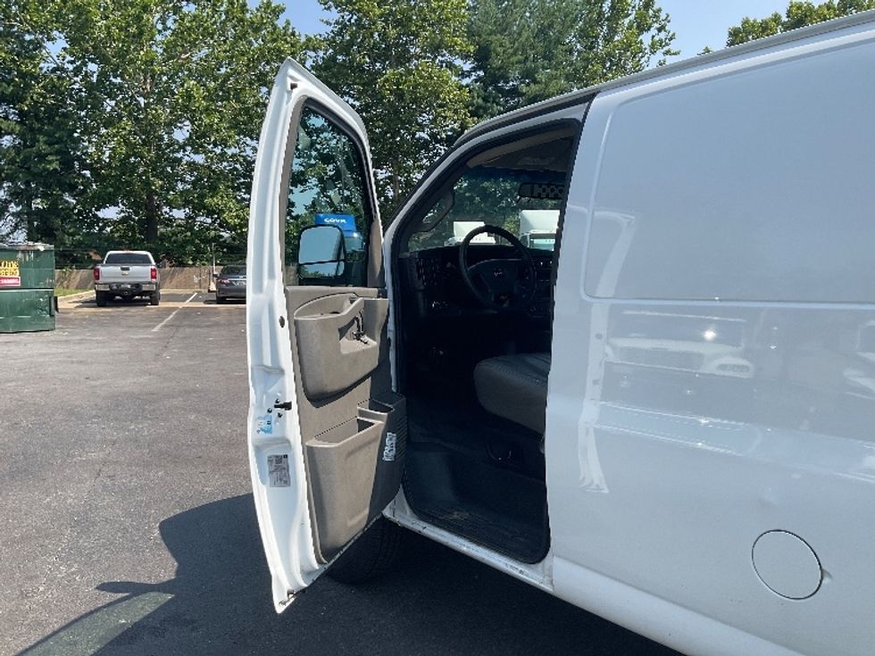 Cargo Van (Panel Van)-Light and Medium Duty Trucks-GMC-2022-Savana G23405-Capitol Heights-MD-82,567\n\t\tmiles-$ 28,750 - Image 16