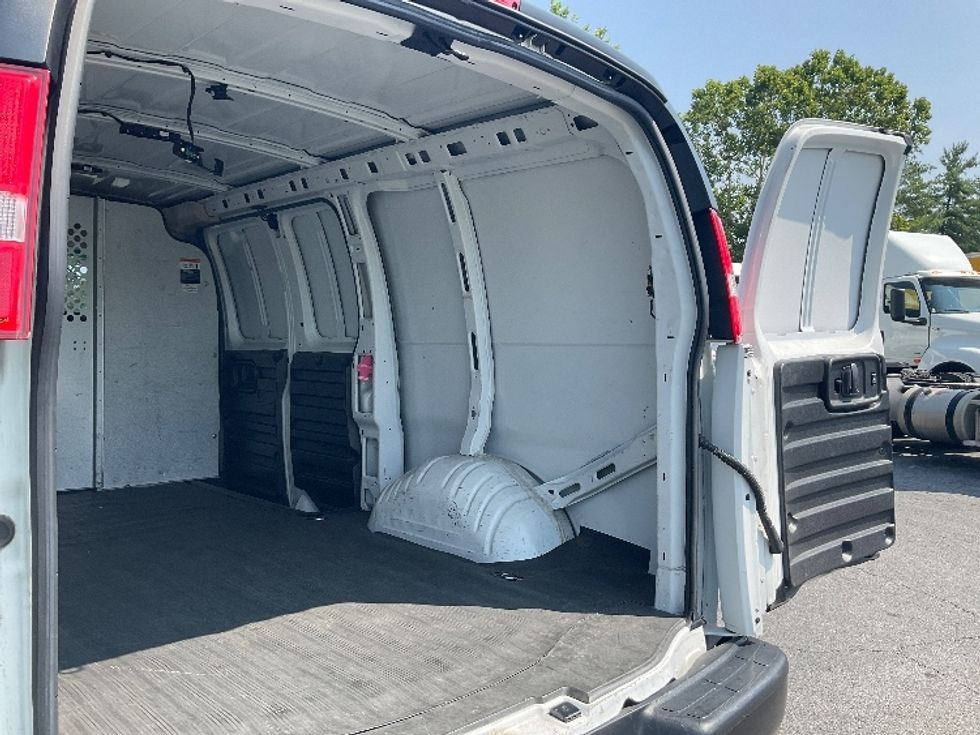 Cargo Van (Panel Van)-Light and Medium Duty Trucks-GMC-2022-Savana G23405-Capitol Heights-MD-82,567\n\t\tmiles-$ 28,750 - Image 12