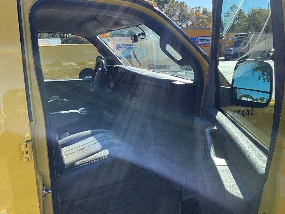 Cargo Van (Panel Van)-Light and Medium Duty Trucks-GMC-2022-Savana G23405-Capitol Heights-MD-85,990\n\t\tmiles-$ 25,500 - Image 16