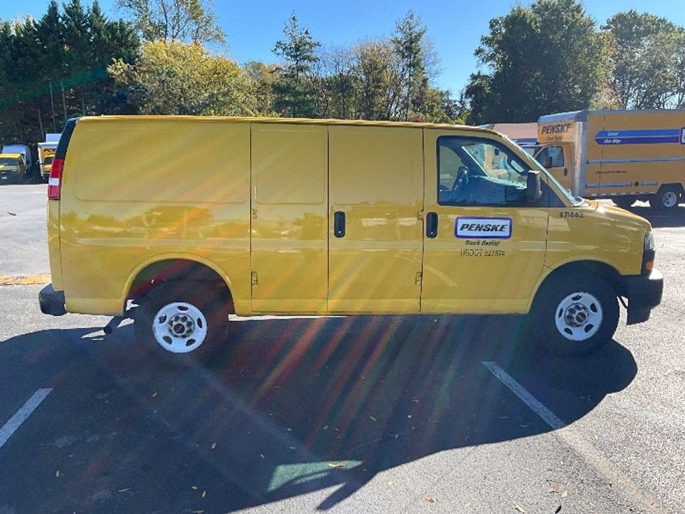 Cargo Van (Panel Van)-Light and Medium Duty Trucks-GMC-2022-Savana G23405-Capitol Heights-MD-85,990\n\t\tmiles-$ 25,500 - Image 15