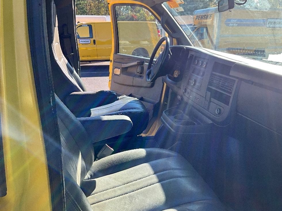 Cargo Van (Panel Van)-Light and Medium Duty Trucks-GMC-2022-Savana G23405-Capitol Heights-MD-85,990\n\t\tmiles-$ 25,500 - Image 22