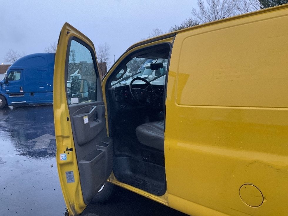 Cargo Van (Panel Van)-Light and Medium Duty Trucks-GMC-2022-Savana G23405-Capitol Heights-MD-88,780\n\t\tmiles-$ 25,250 - Image 12