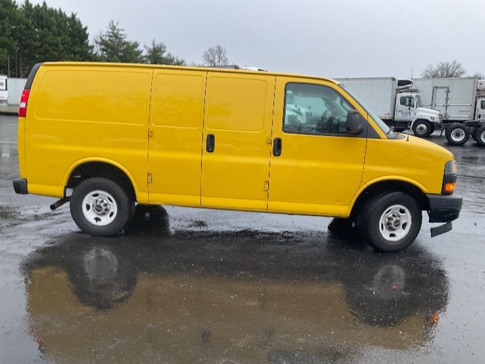 Cargo Van (Panel Van)-Light and Medium Duty Trucks-GMC-2022-Savana G23405-Capitol Heights-MD-88,780\n\t\tmiles-$ 25,250 - Image 11