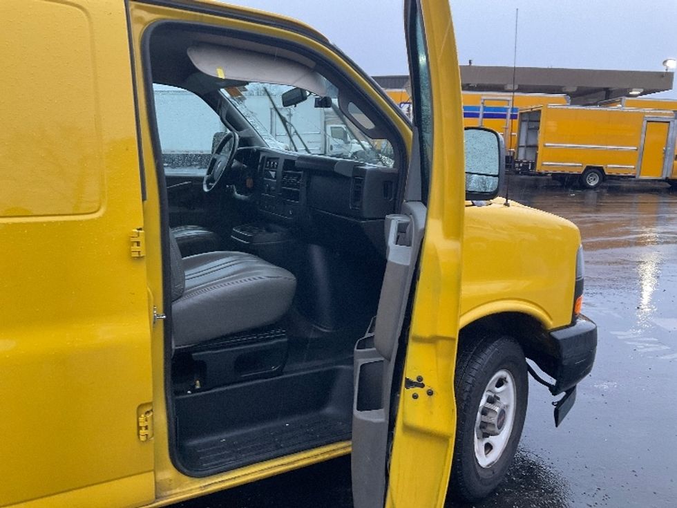 Cargo Van (Panel Van)-Light and Medium Duty Trucks-GMC-2022-Savana G23405-Capitol Heights-MD-88,780\n\t\tmiles-$ 25,250 - Image 16