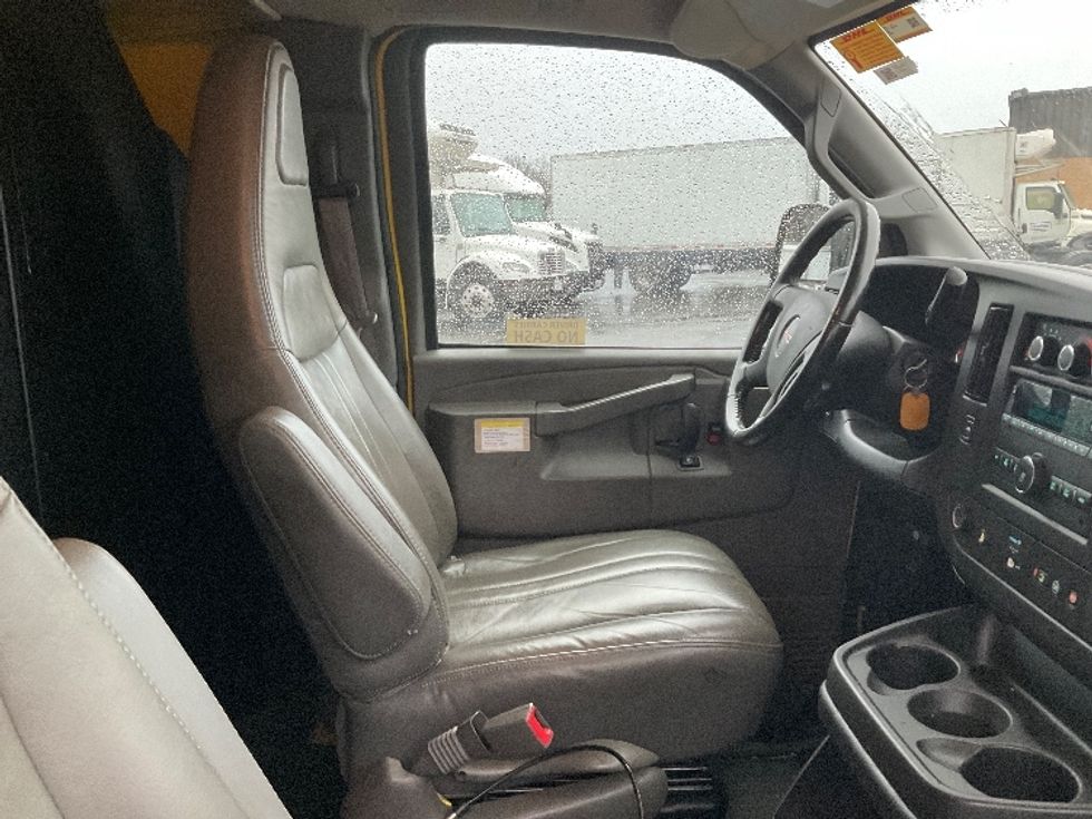 Cargo Van (Panel Van)-Light and Medium Duty Trucks-GMC-2022-Savana G23405-Capitol Heights-MD-88,780\n\t\tmiles-$ 25,250 - Image 18