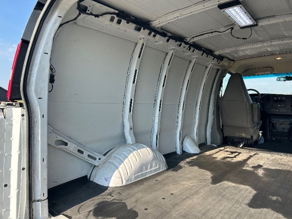 Cargo Van (Panel Van)-Light and Medium Duty Trucks-GMC-2022-Savana G23405-Dallas-TX-79,798\n\t\tmiles-$ 33,250 - Image 11