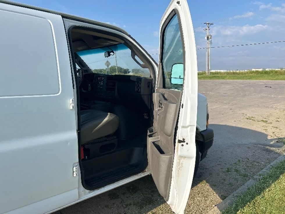 Cargo Van (Panel Van)-Light and Medium Duty Trucks-GMC-2022-Savana G23405-Dallas-TX-79,798\n\t\tmiles-$ 33,250 - Image 20