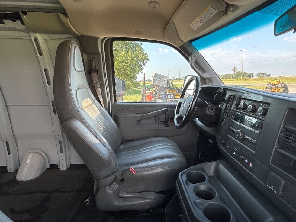 Cargo Van (Panel Van)-Light and Medium Duty Trucks-GMC-2022-Savana G23405-Dallas-TX-79,798\n\t\tmiles-$ 33,250 - Image 22