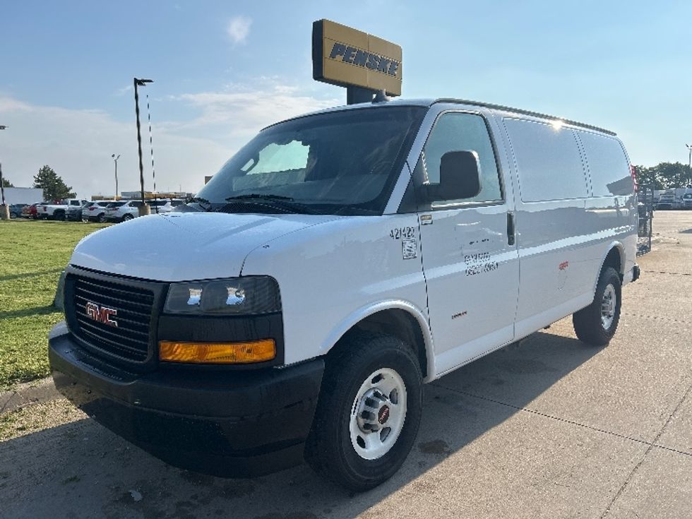 Cargo Van (Panel Van)-Light and Medium Duty Trucks-GMC-2022-Savana G23405-Dallas-TX-79,798\n\t\tmiles-$ 33,250 - Image 3