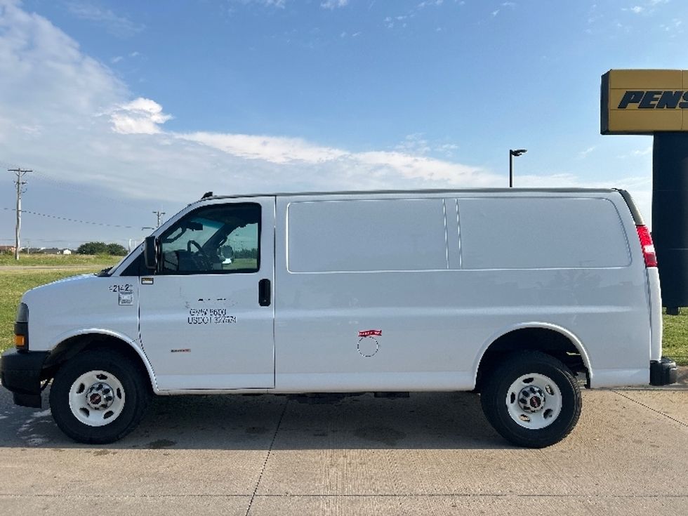 Cargo Van (Panel Van)-Light and Medium Duty Trucks-GMC-2022-Savana G23405-Dallas-TX-79,798\n\t\tmiles-$ 33,250 - Image 4