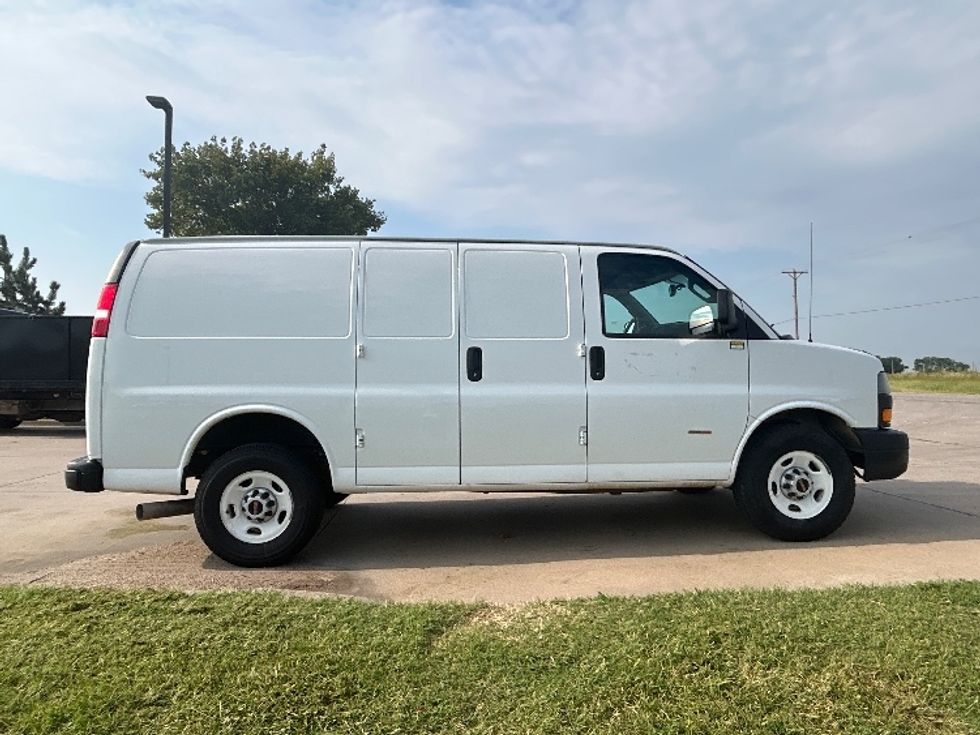 Cargo Van (Panel Van)-Light and Medium Duty Trucks-GMC-2022-Savana G23405-Dallas-TX-92,537\n\t\tmiles-$ 31,000 - Image 14