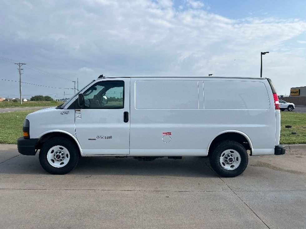Cargo Van (Panel Van)-Light and Medium Duty Trucks-GMC-2022-Savana G23405-Dallas-TX-92,537\n\t\tmiles-$ 31,000 - Image 4