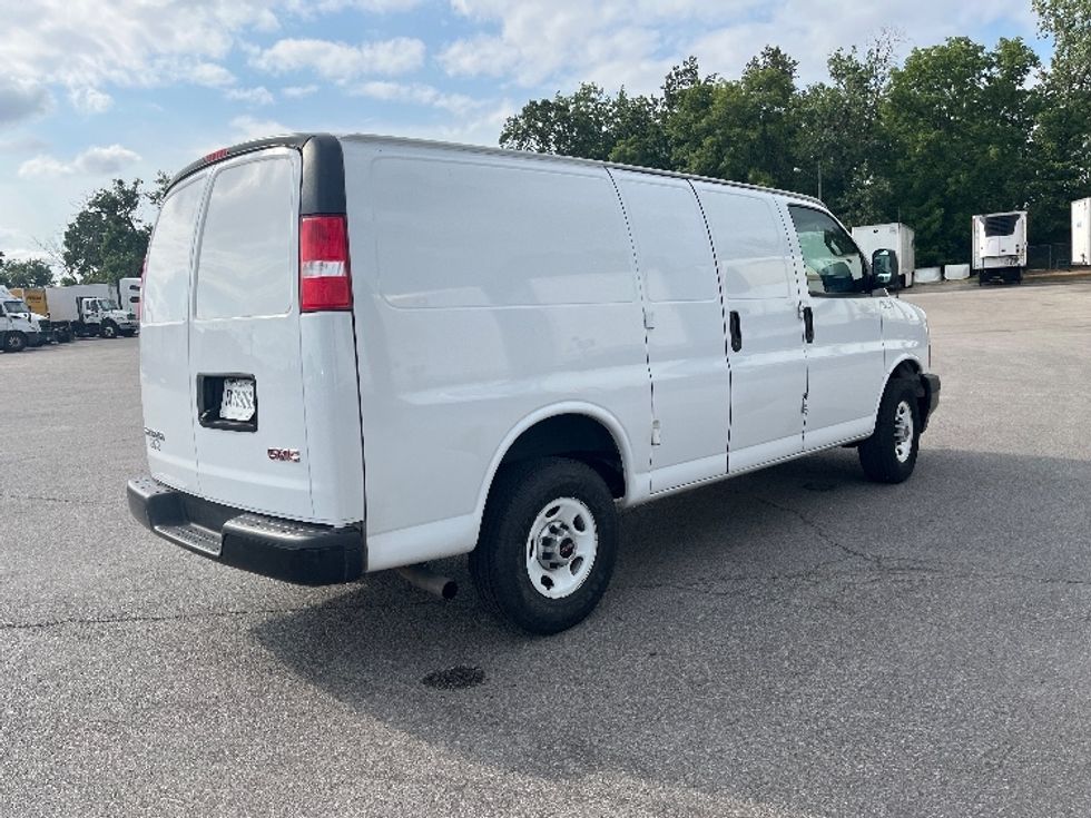 Cargo Van (Panel Van)-Light and Medium Duty Trucks-GMC-2022-Savana G23405-Fort Wayne-IN-102,632\n\t\tmiles-$ 24,750 - Image 13